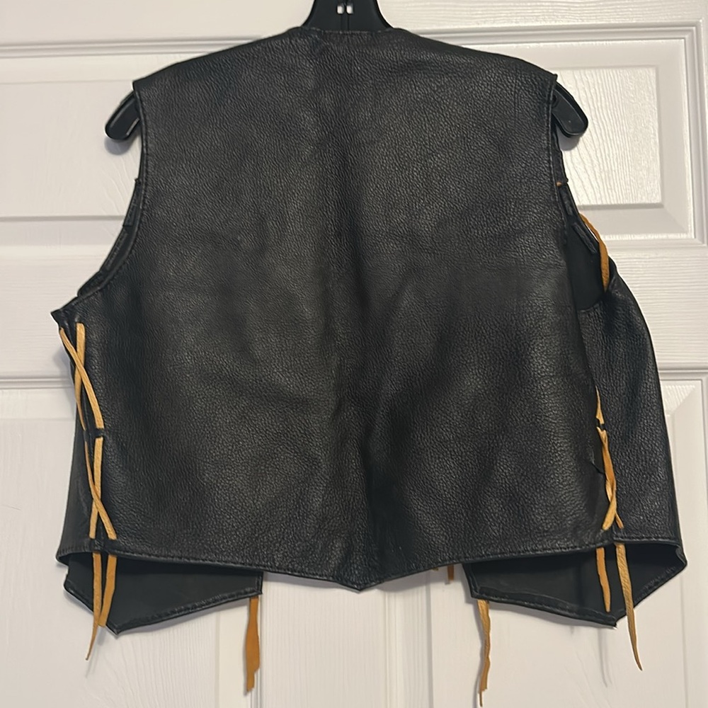 Vintage black leather with gold leather fringe vest. Sz fits Sm/Med - Picture 4 of 7